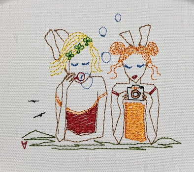Blowing bubbles beach Best Friends Embroidery Design