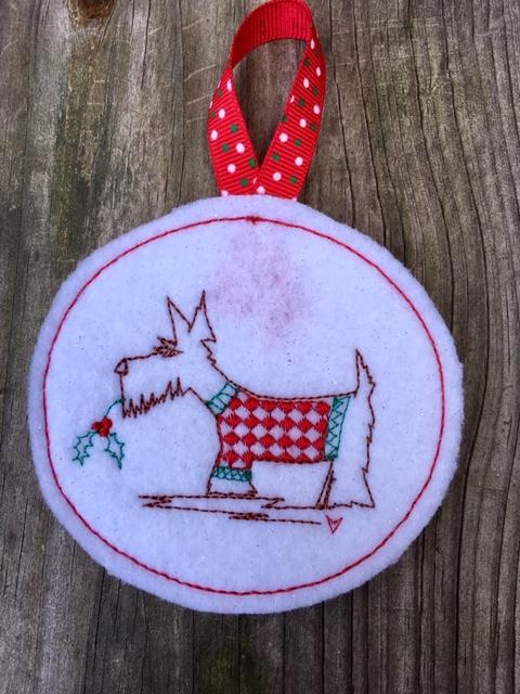 ITH Christmas Scottie Dog Bauble - Embroidery Design